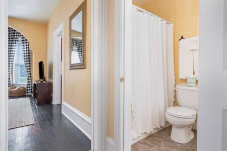 Beautiful Downstairs 1bed 1bth Charmer- Pet Friendly