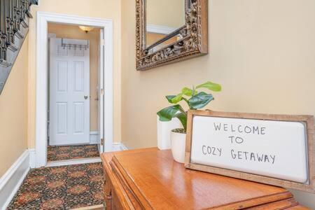 Apartment Beautiful Downstairs 1bed 1bth Charmer- Pet Friendly