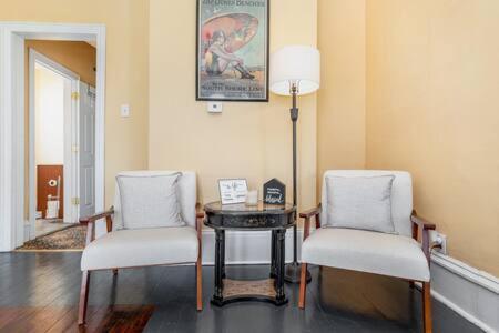 Beautiful Downstairs 1bed 1bth Charmer- Pet Friendly Michigan City