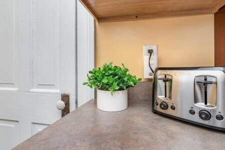 Beautiful Downstairs 1bed 1bth Charmer- Pet Friendly * Michigan City
