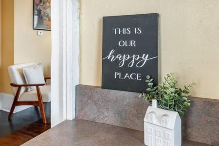 Beautiful Downstairs 1bed 1bth Charmer- Pet Friendly Apartment
