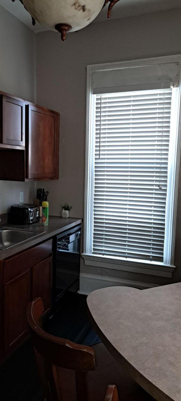 Beautiful Downstairs 1bed 1bth Charmer- Pet Friendly