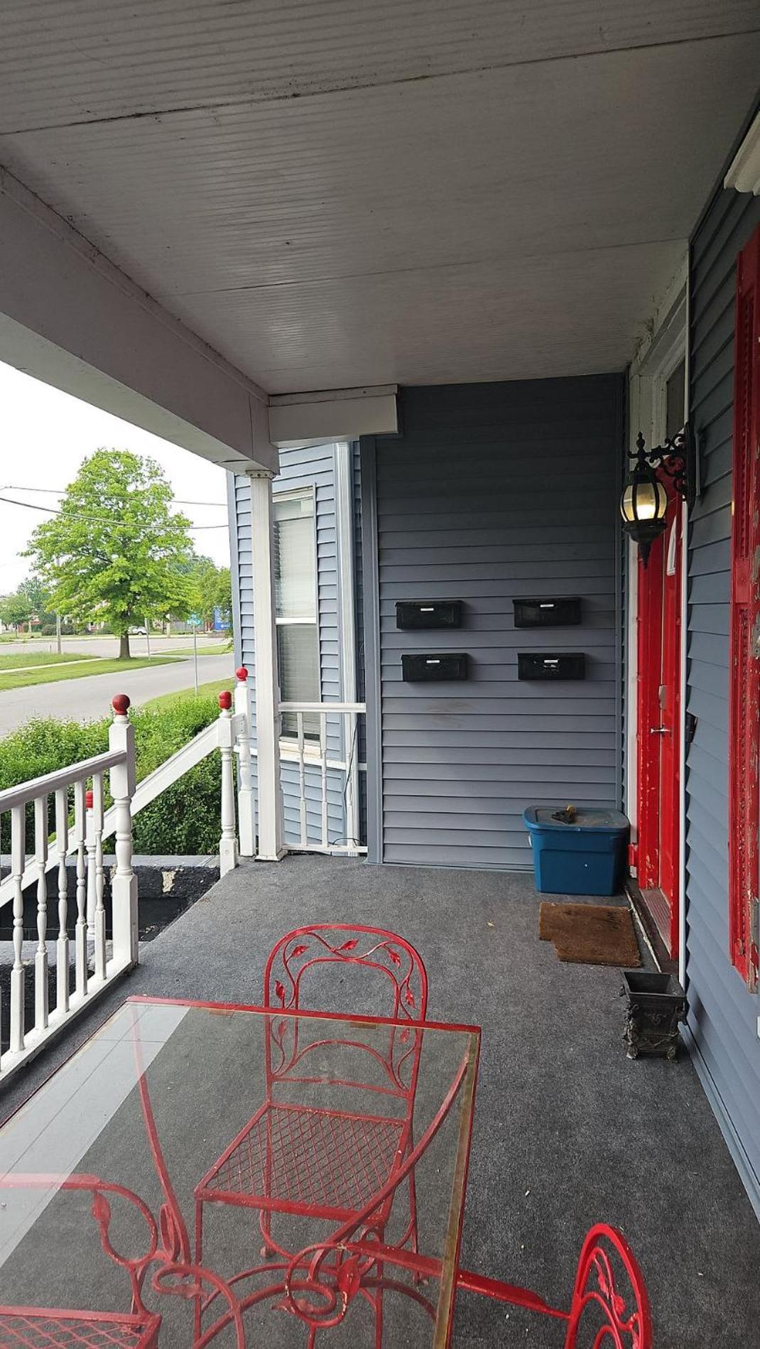 Beautiful Downstairs 1bed 1bth Charmer- Pet Friendly * Michigan City